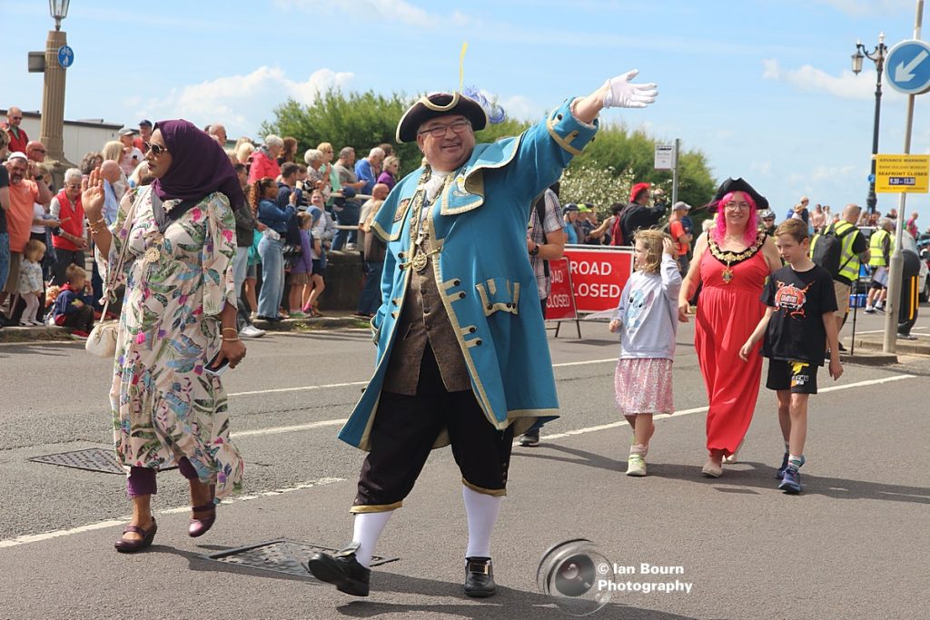 Worthing Parade 2026: photo by Ian Bourn for Scene Sussex.