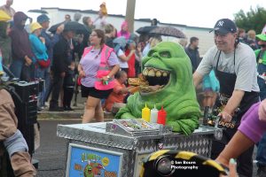Worthing Parade 2026: photo by Ian Bourn for Scene Sussex.
