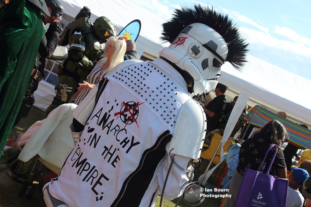 Worthing Parade 2026: photo by Ian Bourn for Scene Sussex.