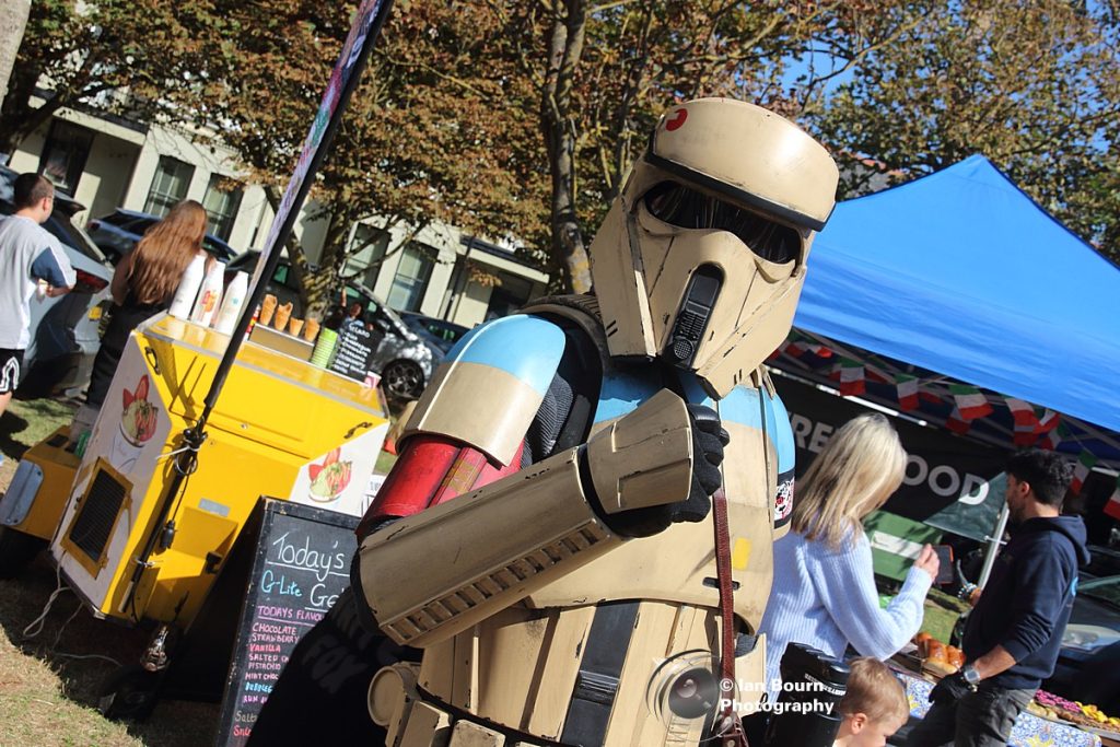 Worthing Parade 2026: photo by Ian Bourn for Scene Sussex.