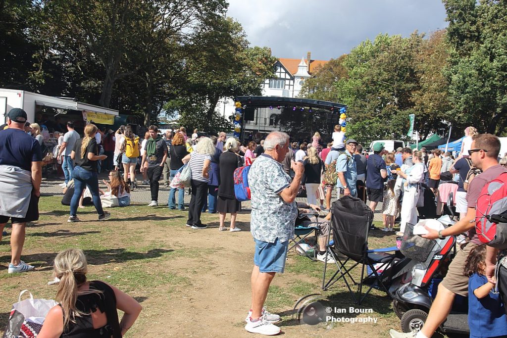 Worthing Parade 2026: photo by Ian Bourn for Scene Sussex.