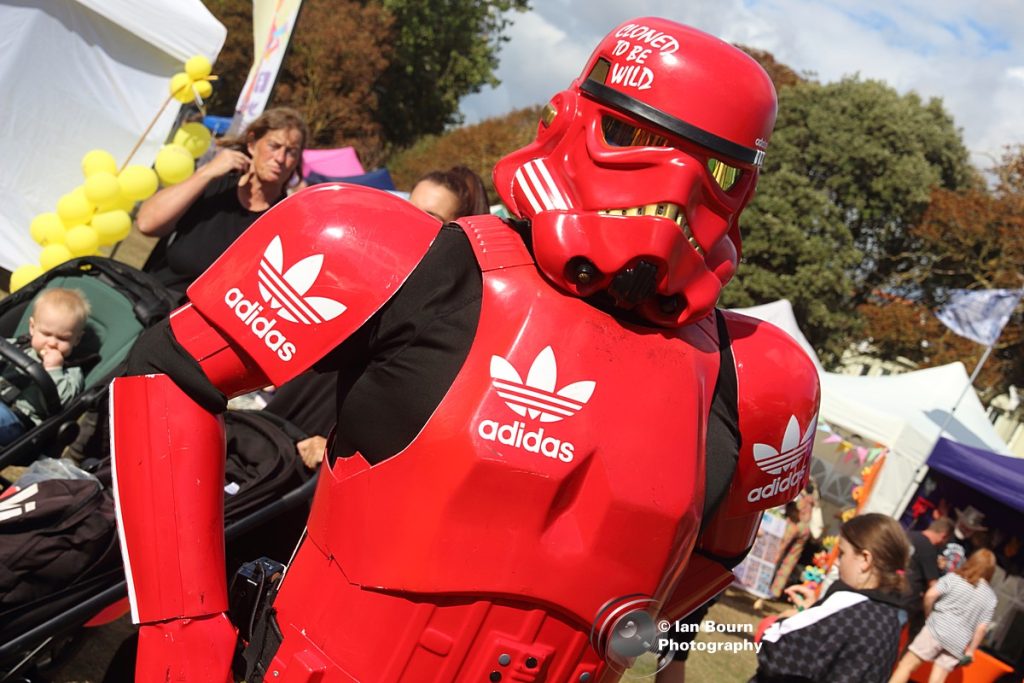 Worthing Parade 2026: photo by Ian Bourn for Scene Sussex.
